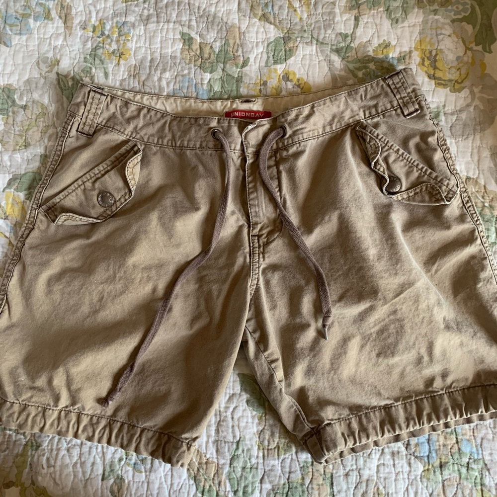 cute khaki shorts